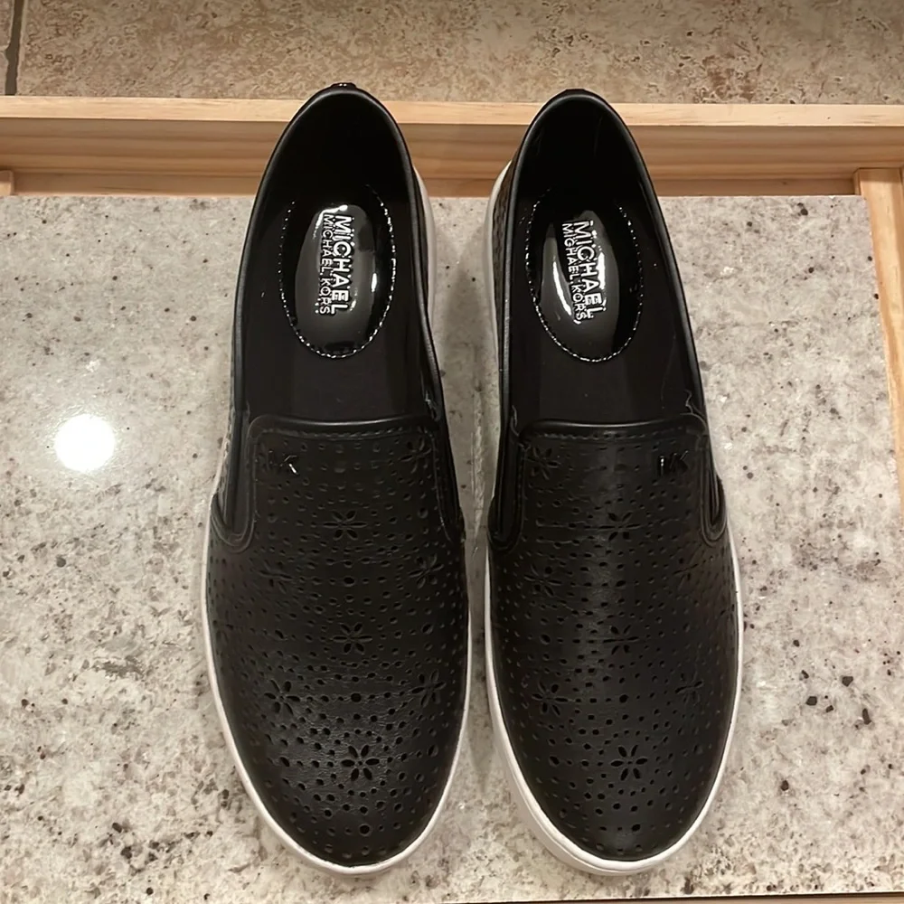 Michael Kors black loafers - Picture 2 of 3